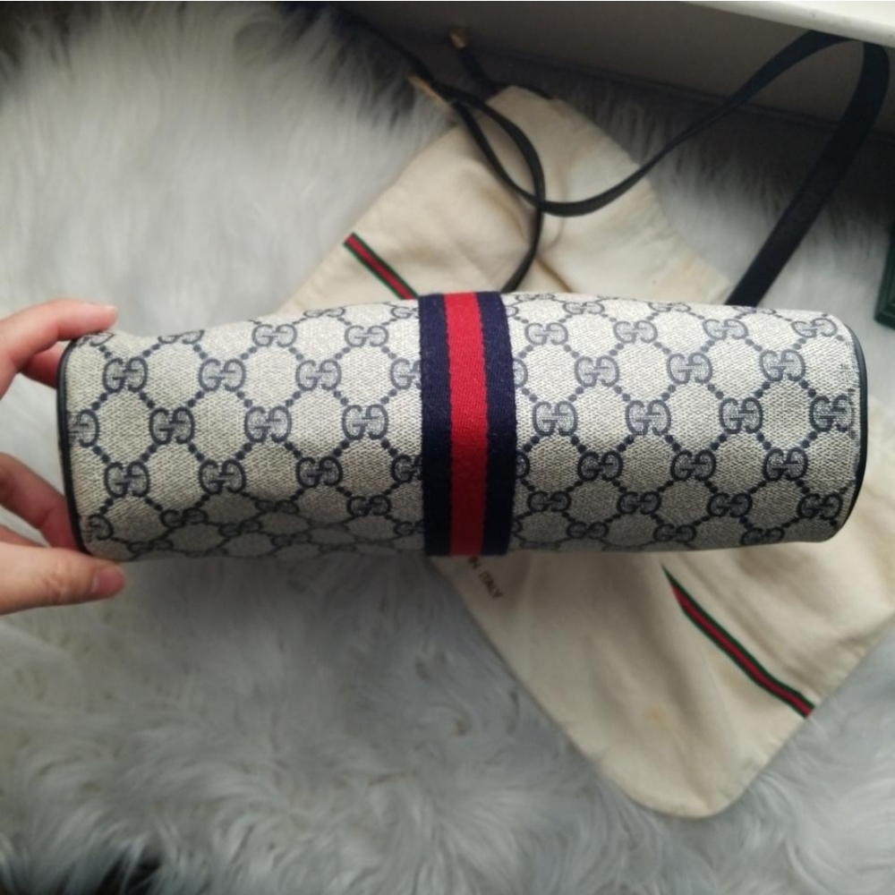 Authentic Vintage Gucci Camera Shoulder Bag - Picture 7 of 12